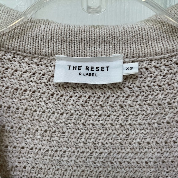 The Reset Cream V-Neck Sweater - Picture 4 of 6